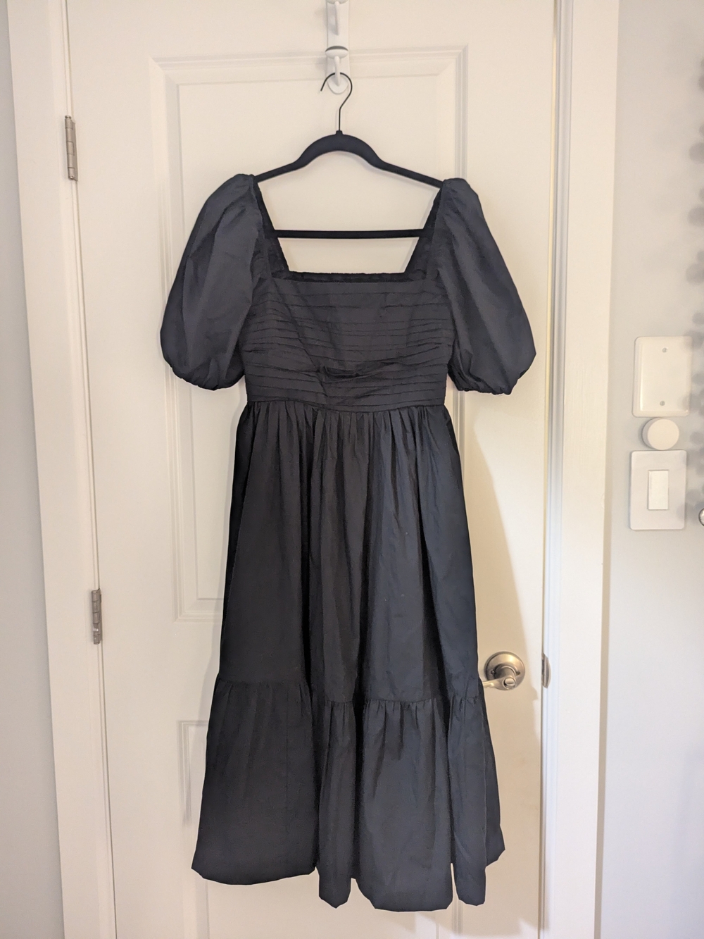 Abercrombie & Fitch Black Puff-Sleeve Tiered Midi Dress
